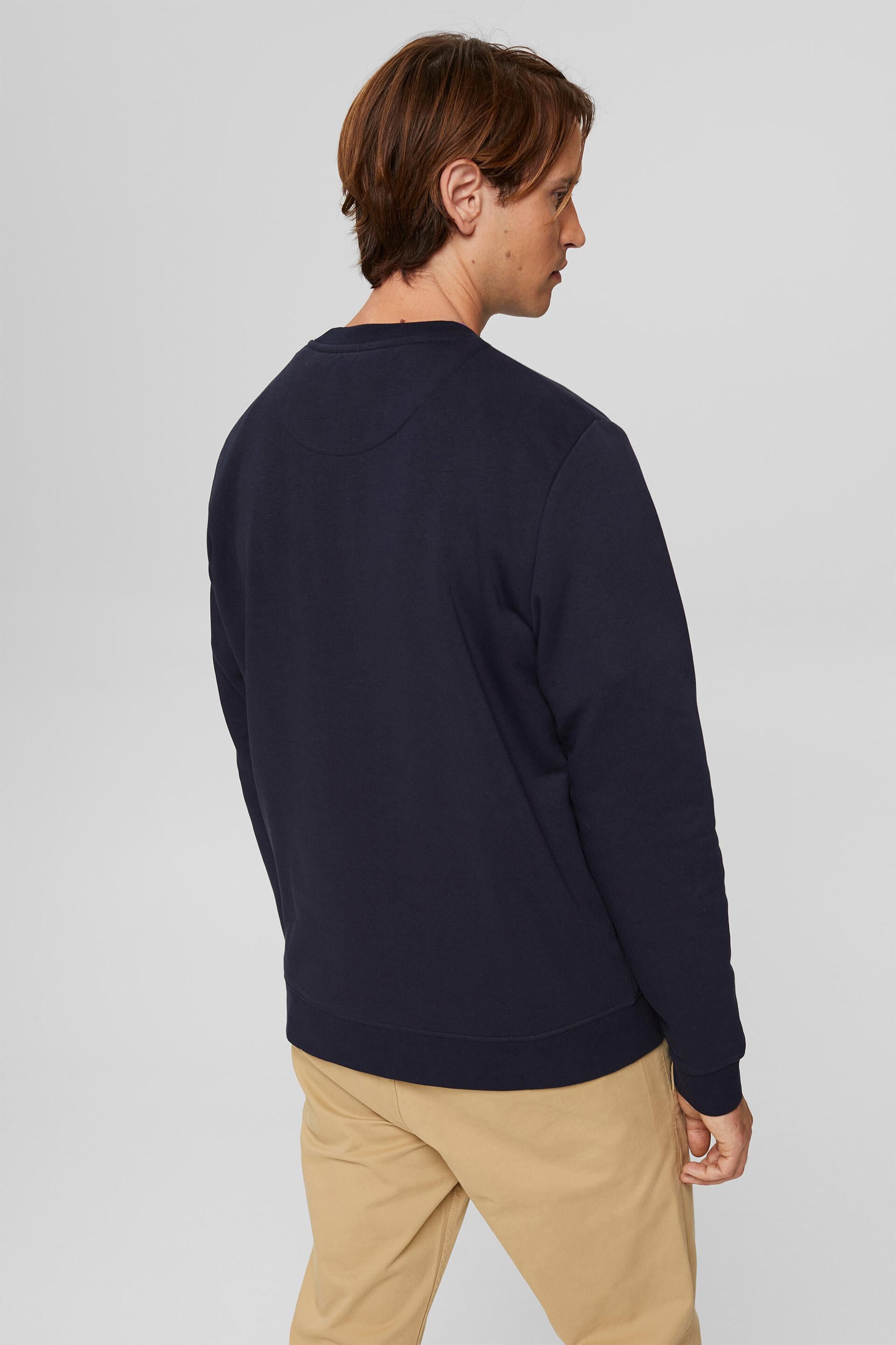 En matière recyclée : le sweat-shirt à logo brodé