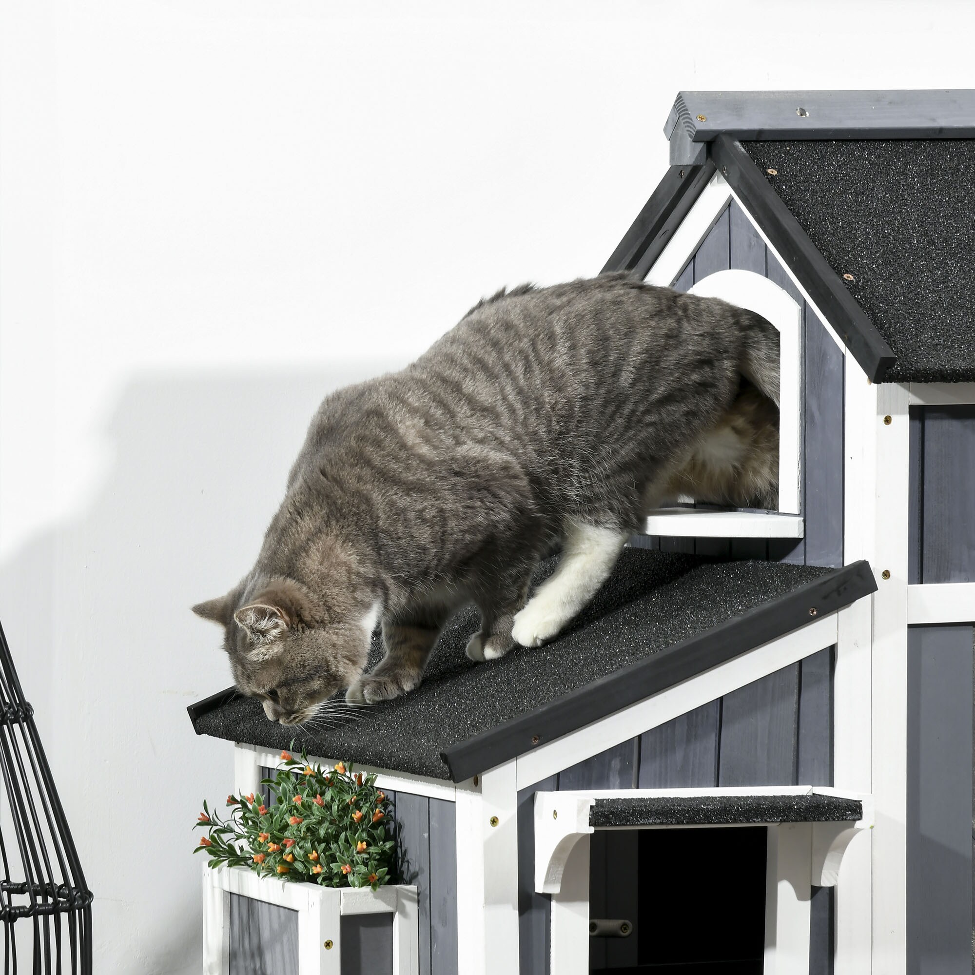 PawHut Katzenhaus mit Blumenkasten gelb 96L x 65B x 85,5H cm
