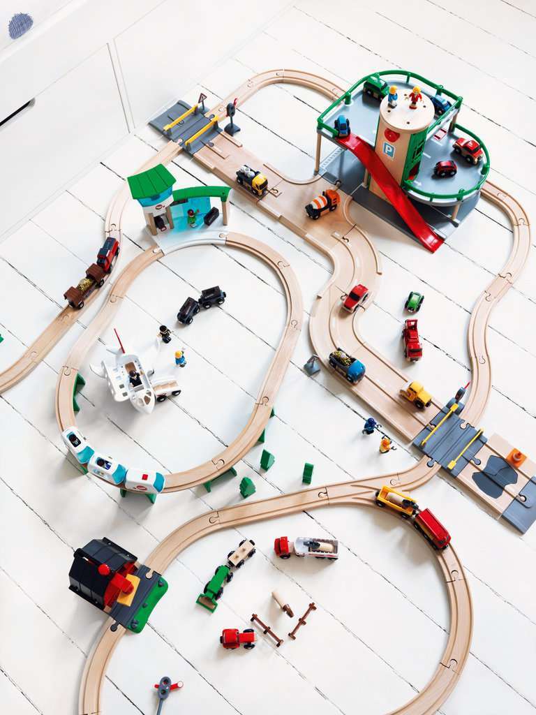 BRIO Spiel Parkhaus, Straßen&Schienen