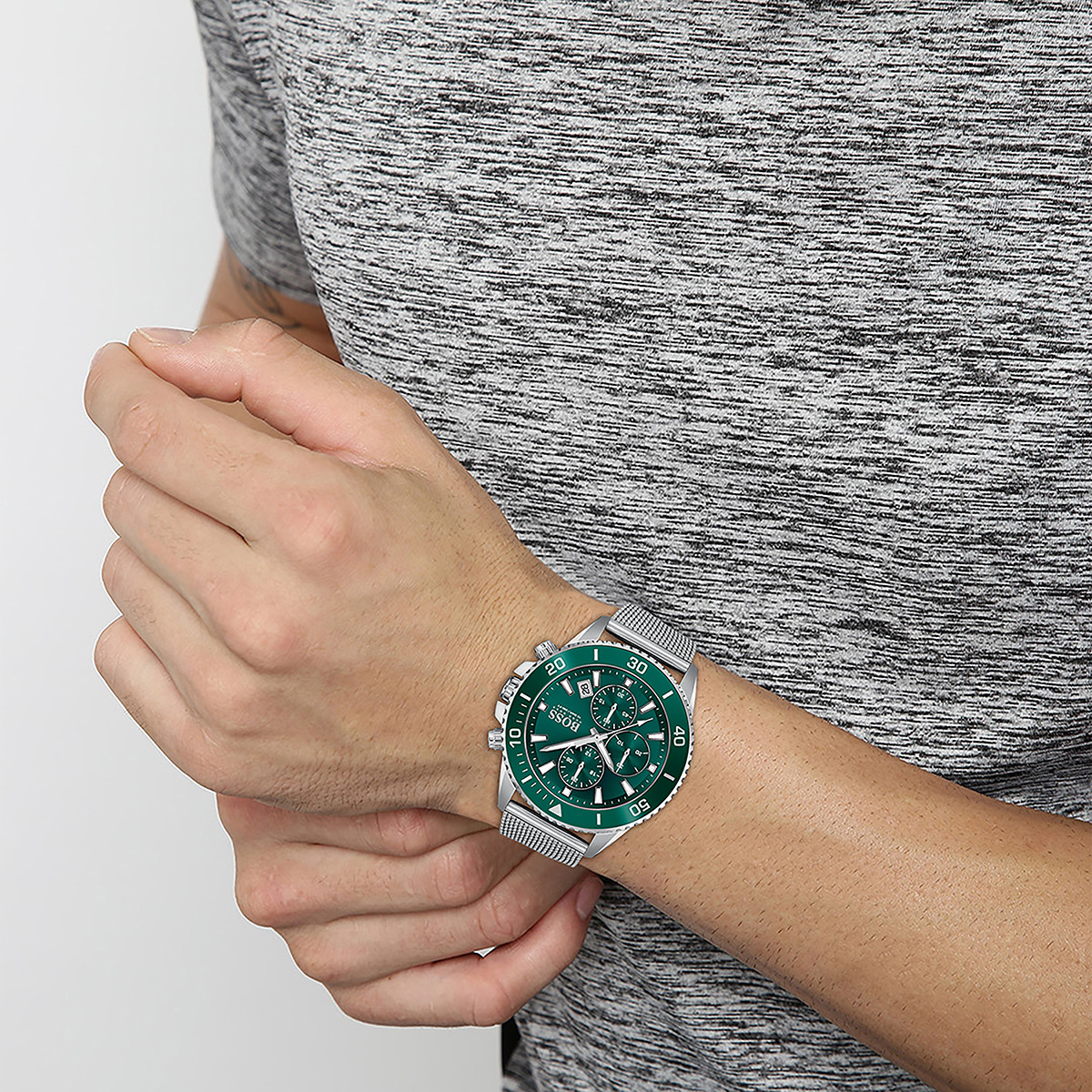 Montre BOSS athleisure homme chronographe, bracelet acier argent