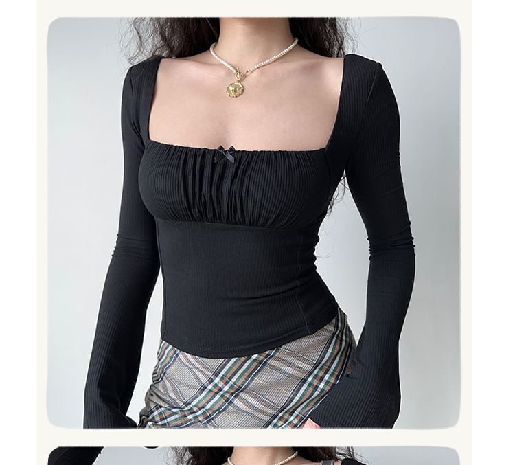 Sinora - Lange mouwen, effen crop top met vierkante hals