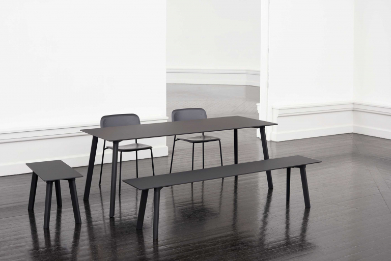 Hay Soft Edge 45 stoel zwart gepoedercoat onderst Hunter