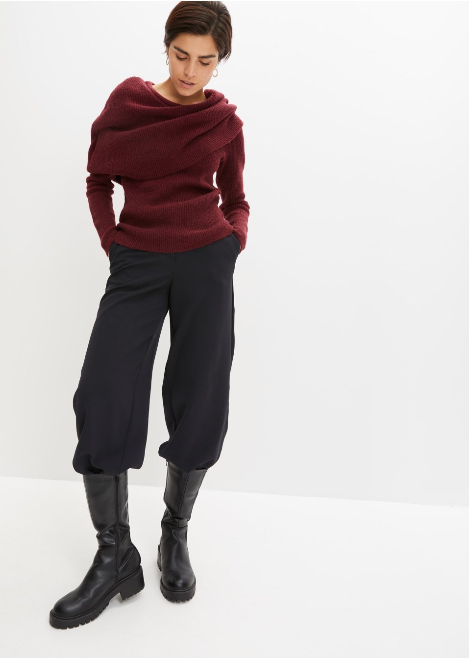 Pull avec empiècement cape modulable