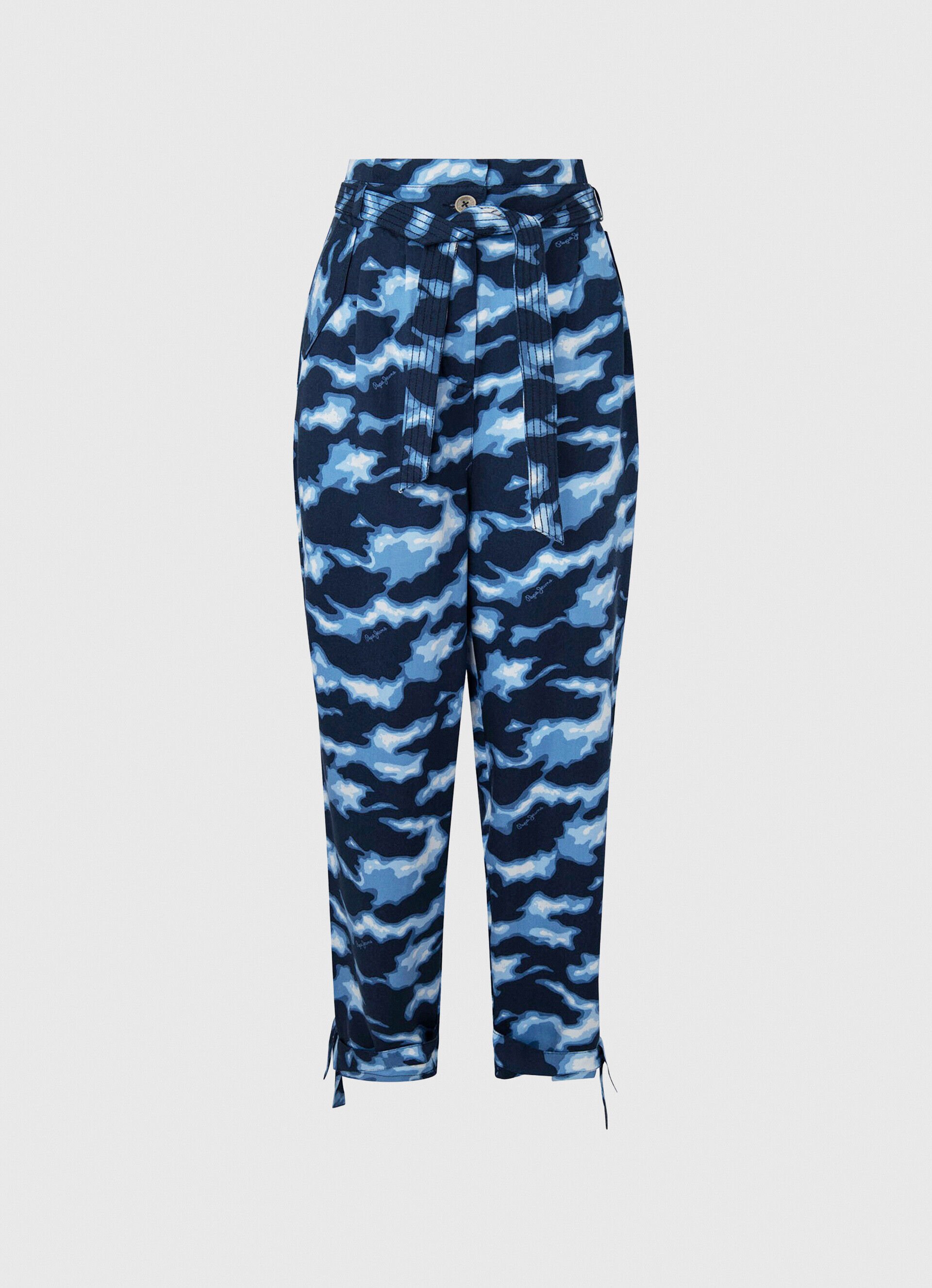 CALÇA COM ESTAMPA CAMUFLADA - multicolorida