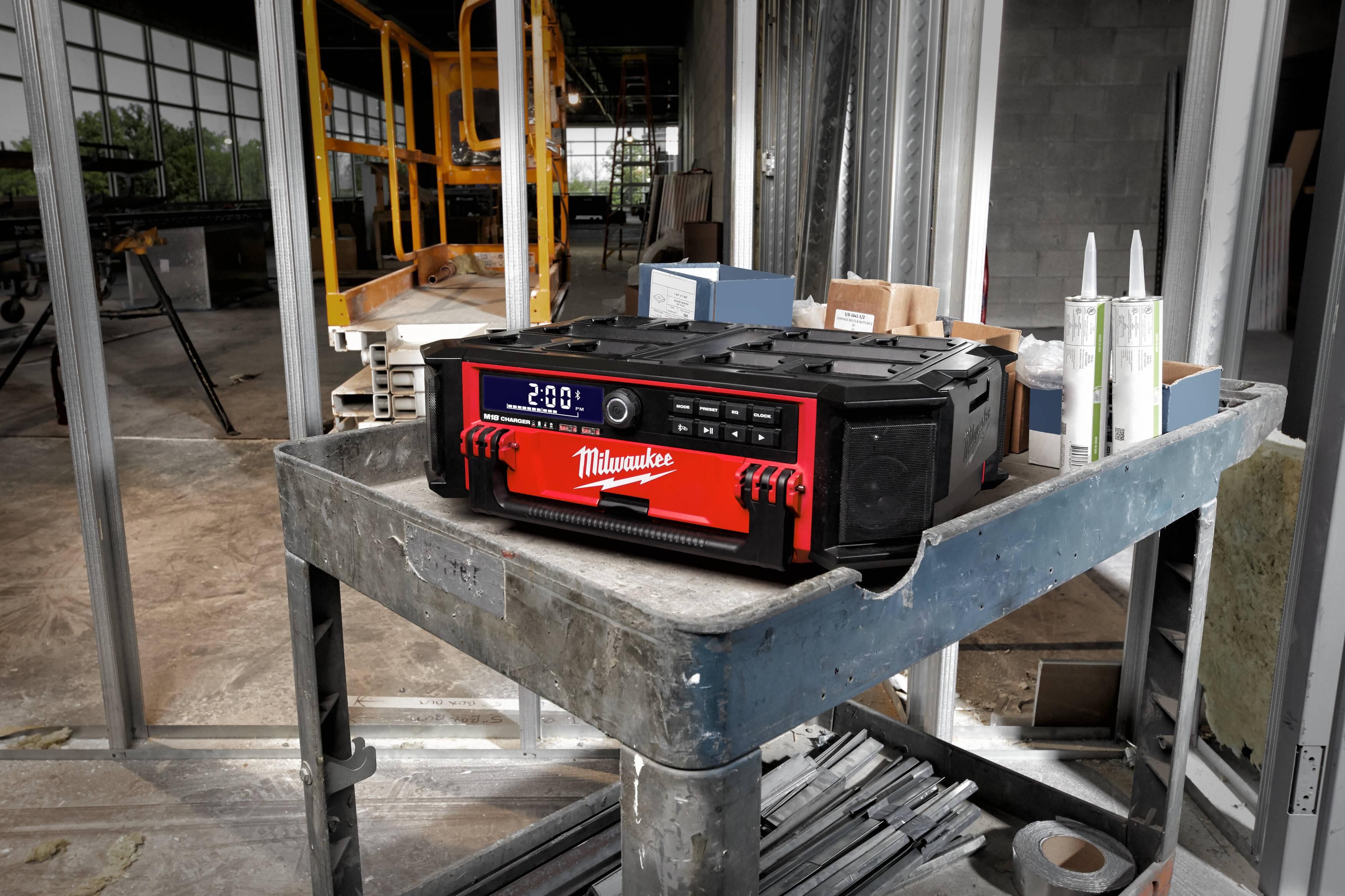 Milwaukee M18 PRCDAB -0 PACKOUT™ Radio/lader 18V Basic Body - 4933472112