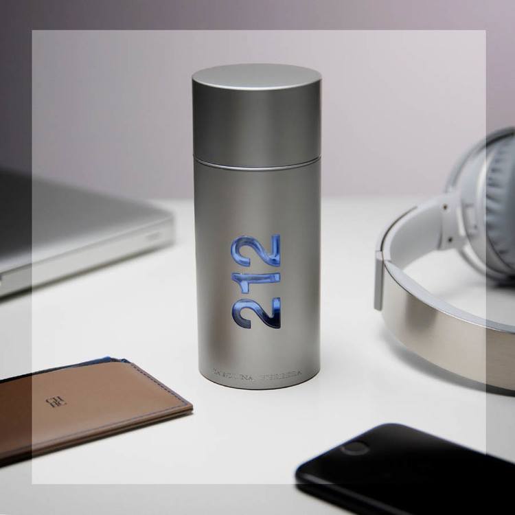 Carolina Herrera 212 NYC Men Eau De Toilette 50ml