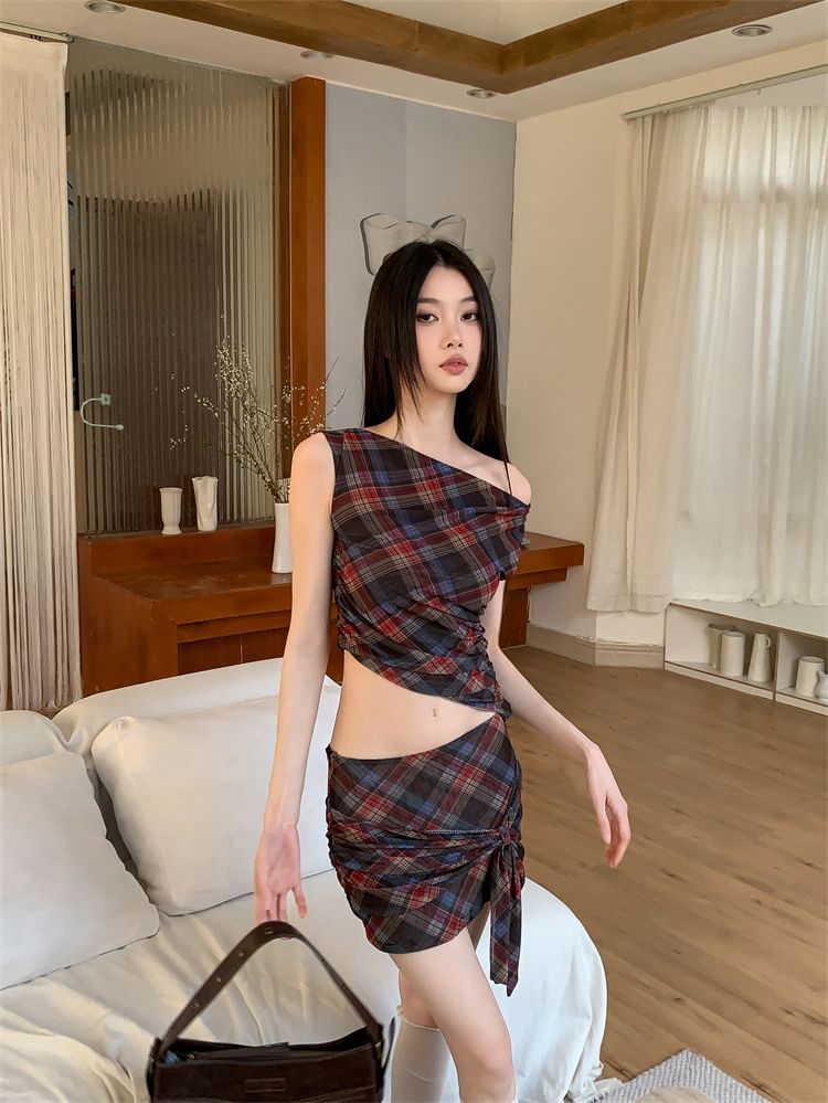 Verona Sing - Geruite asymmetrische mesh crop tanktop / lage taille knoop mini kokerrok