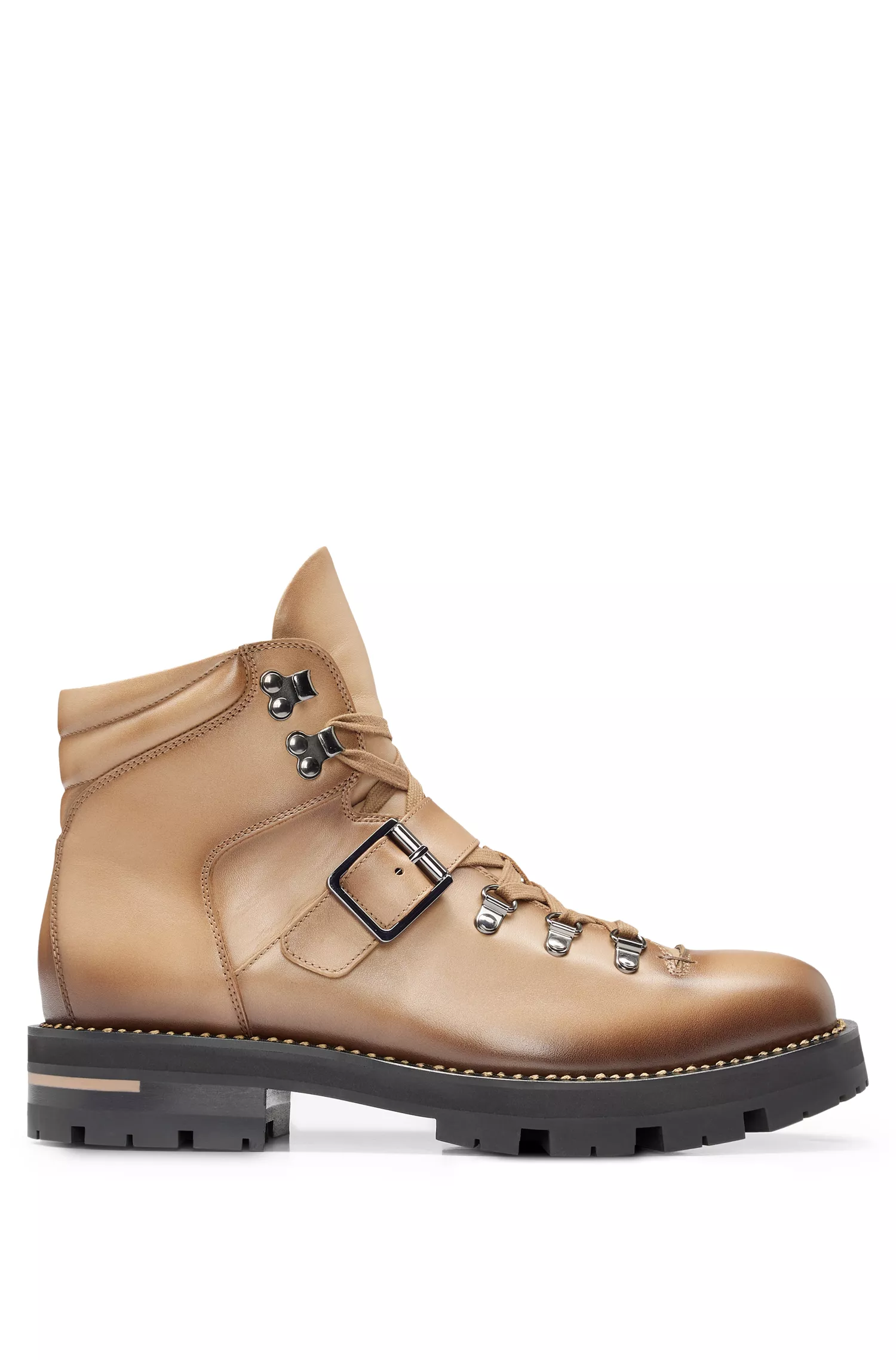 Botas BOSS pretas, fabricadas na Itália, em couro com fivela da marca.