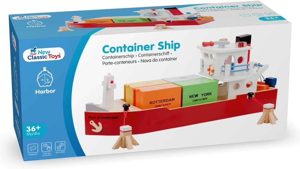 Bateau-container avec 4 containers