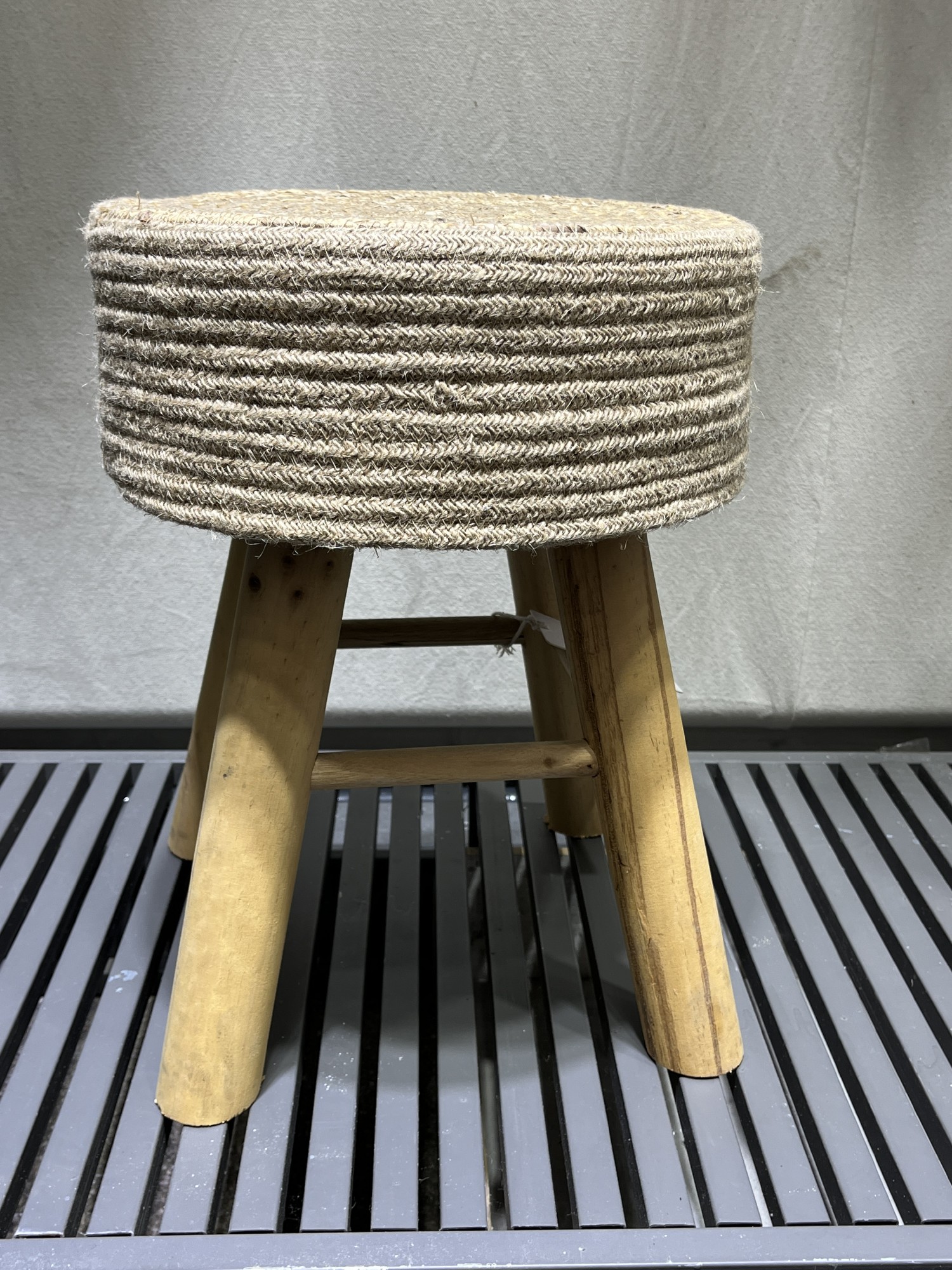 Hocker 'Caisse', natur, H 41 cm, Ø 31 cm von fischer's lagerhaus