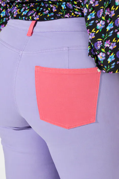 Jeans Emma, Slim Fit, farbige Gesäßtaschen, 5-Pocket, fliederviolett