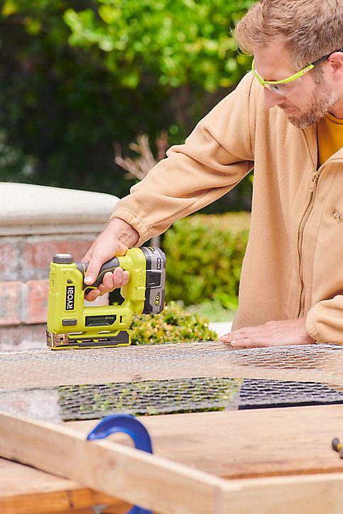 Agrafeuse Ryobi ONE+ R18ST50-0 18V (sans batterie)