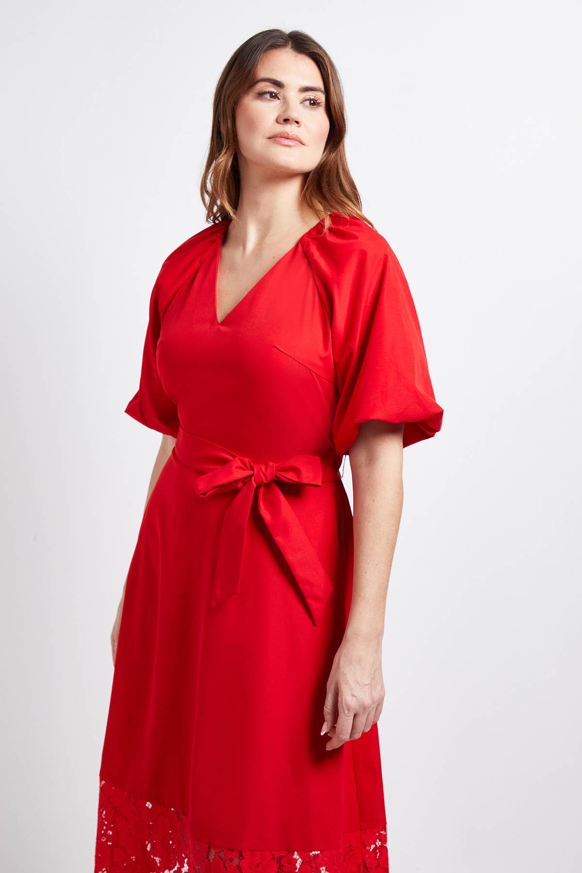 Wallis Robe Midi À Manches Bouffantes Avec Finitions En Dentelle