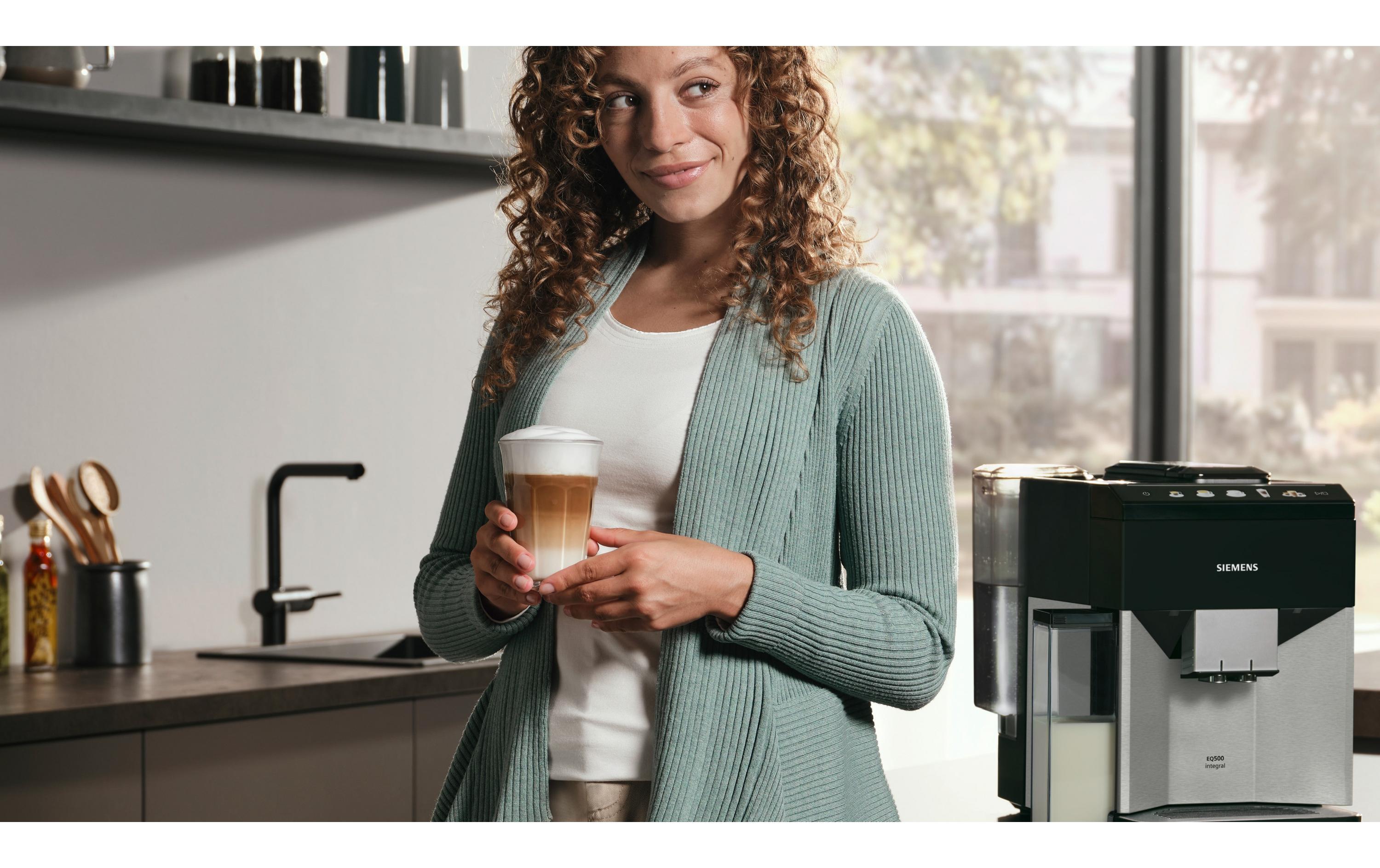 Kaffeevollautomat EQ500 TQ517D03 Schwarz<br>Vollautomatisierte Kaffeemaschine aus Edelstahl