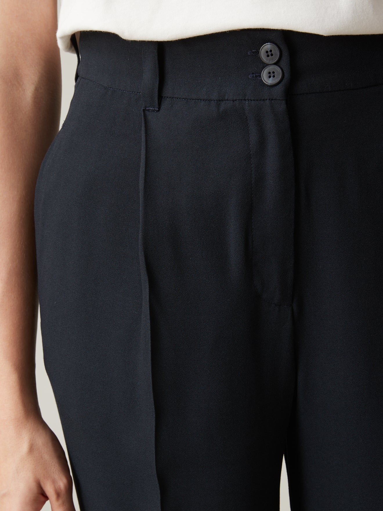 Pantalon carotte femme en crêpe