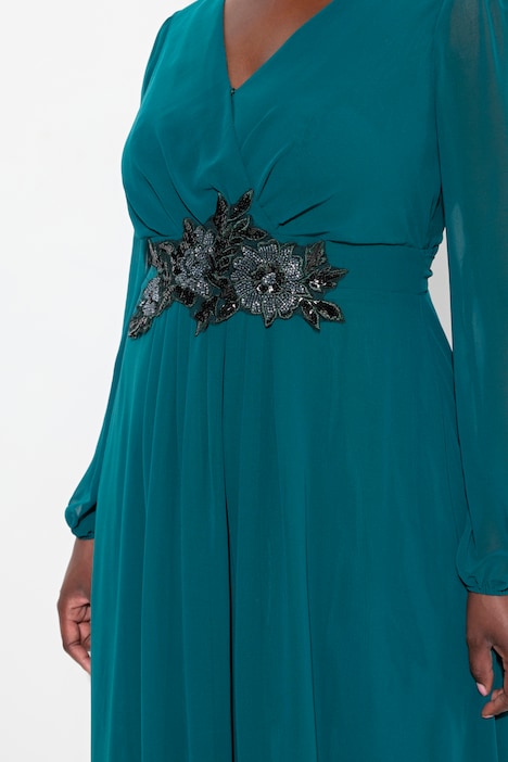 Abendkleid, V-Ausschnitt, bestickter Gürtel, Langarm