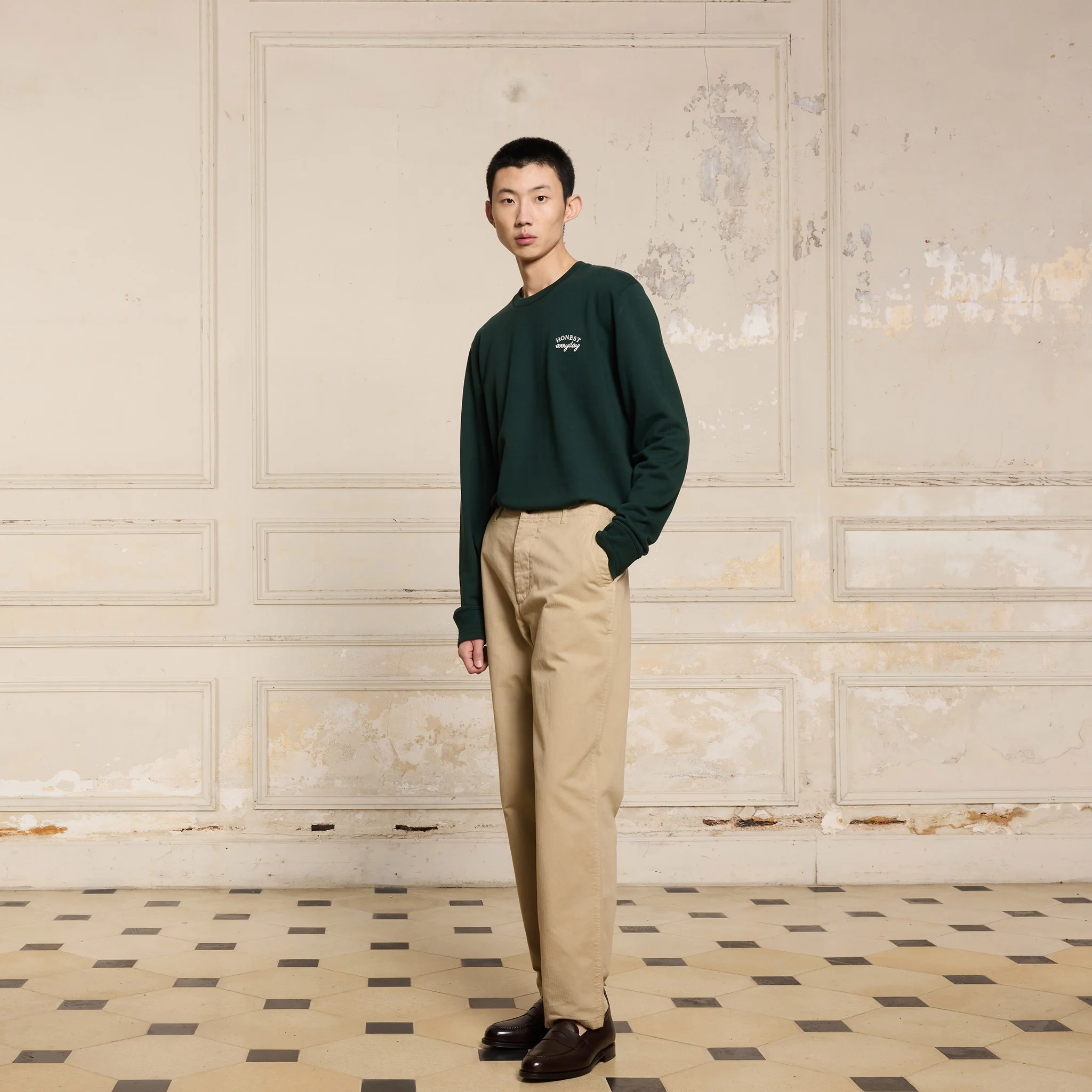Forest green organic cotton embroidered sweatshirt