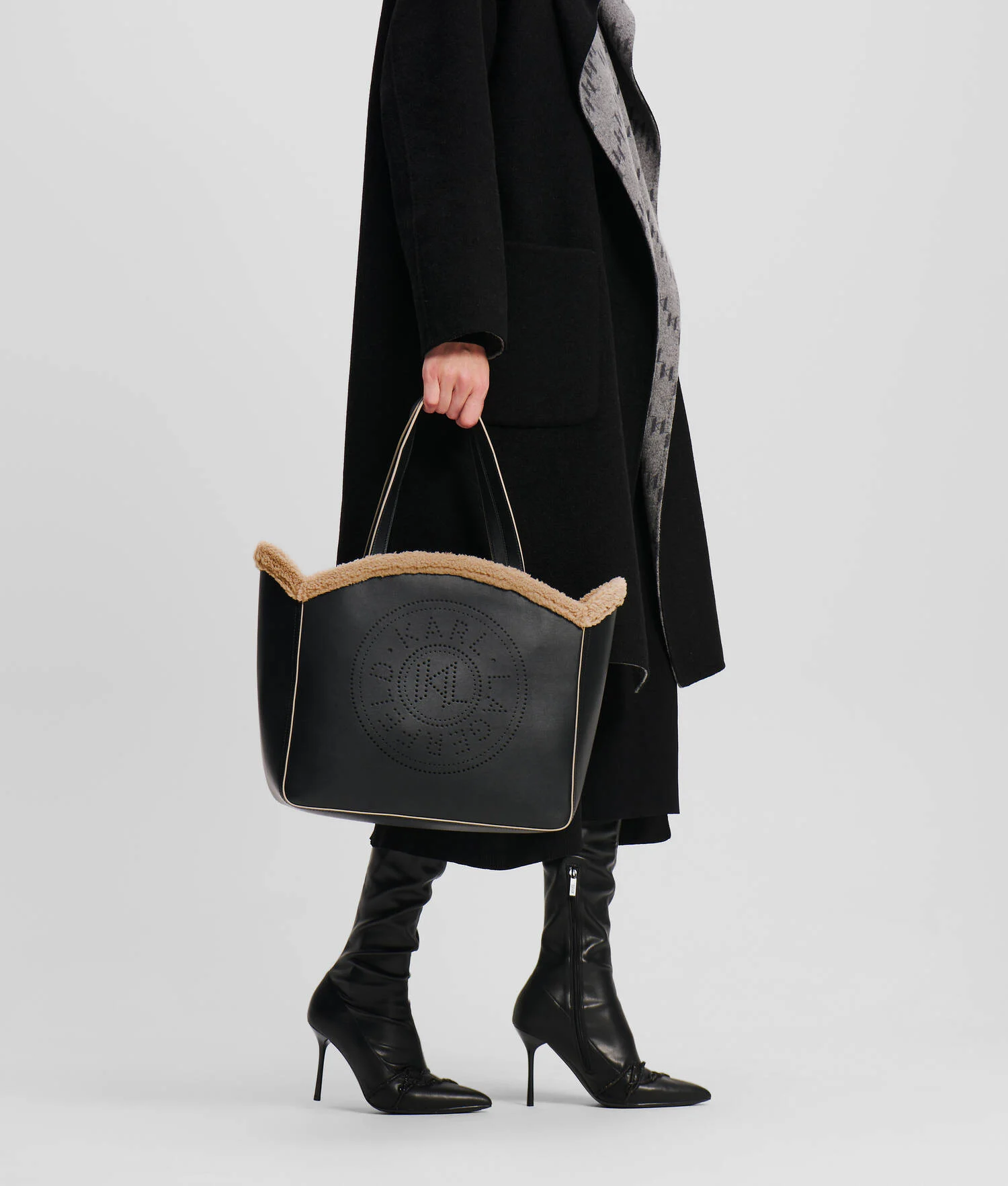 GRAND SAC CABAS EN SHEARLING K/CIRCLE