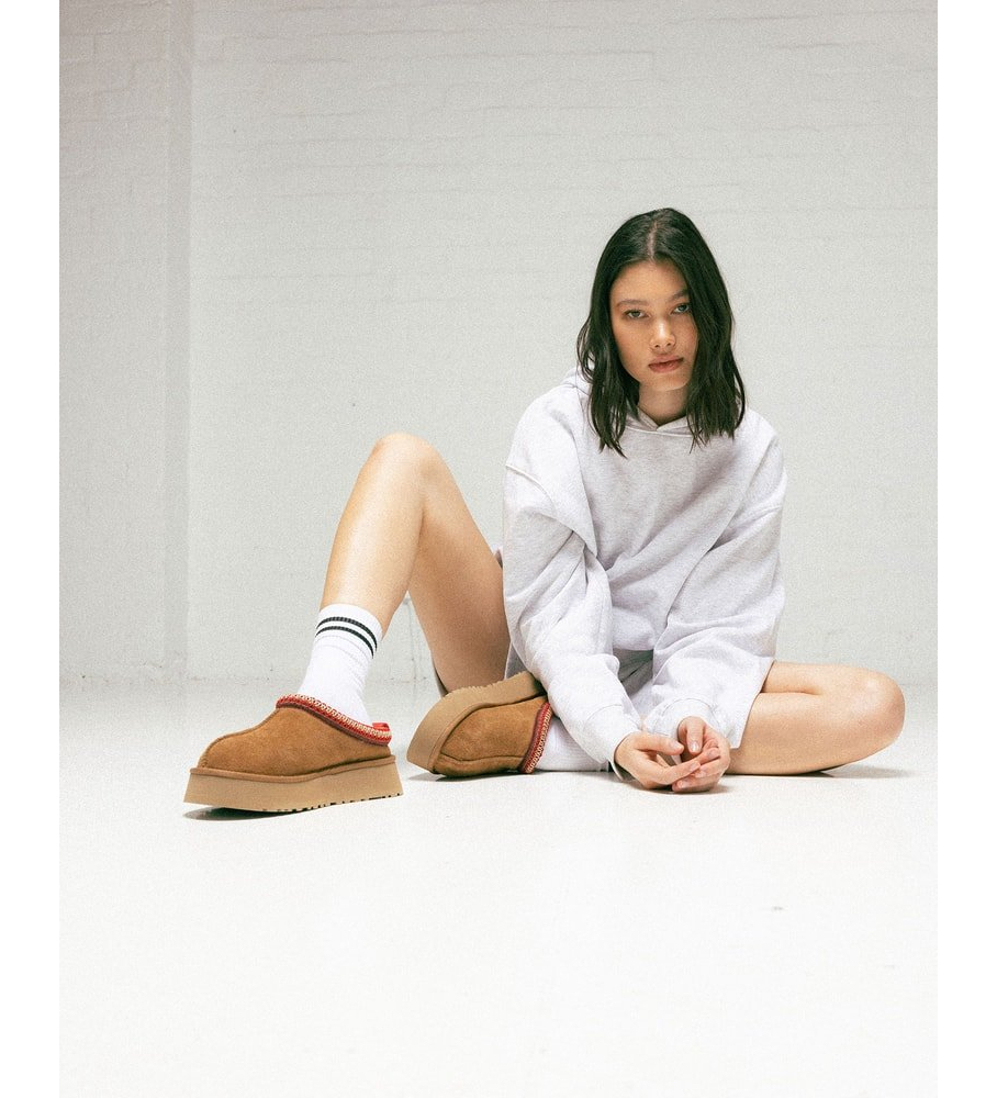 Tênis UGG Tazz de couro marrom