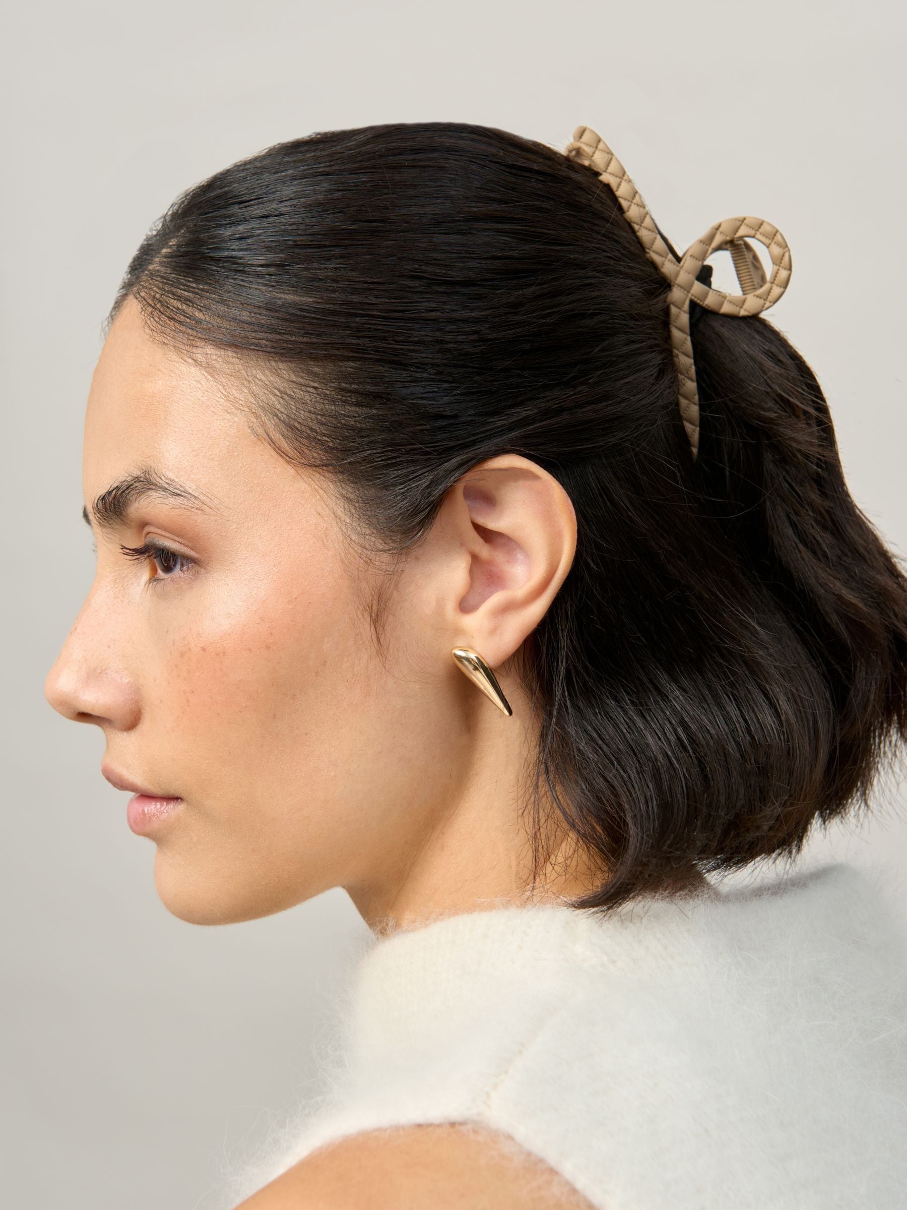 Aela Cream Cushion Cut Hair Claw