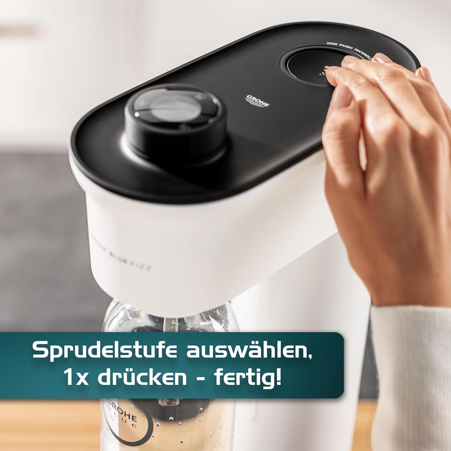 GROHE Blue Fizz, Wassersprudler Starter Set (mit CO2-Füllstandsanzeige, 3 einstellbare Sprudel-Stufen, ohne CO2 Flasche, 1x 0,85l Wasserflasche + Reinigungspulver), schwarz, 31947K00