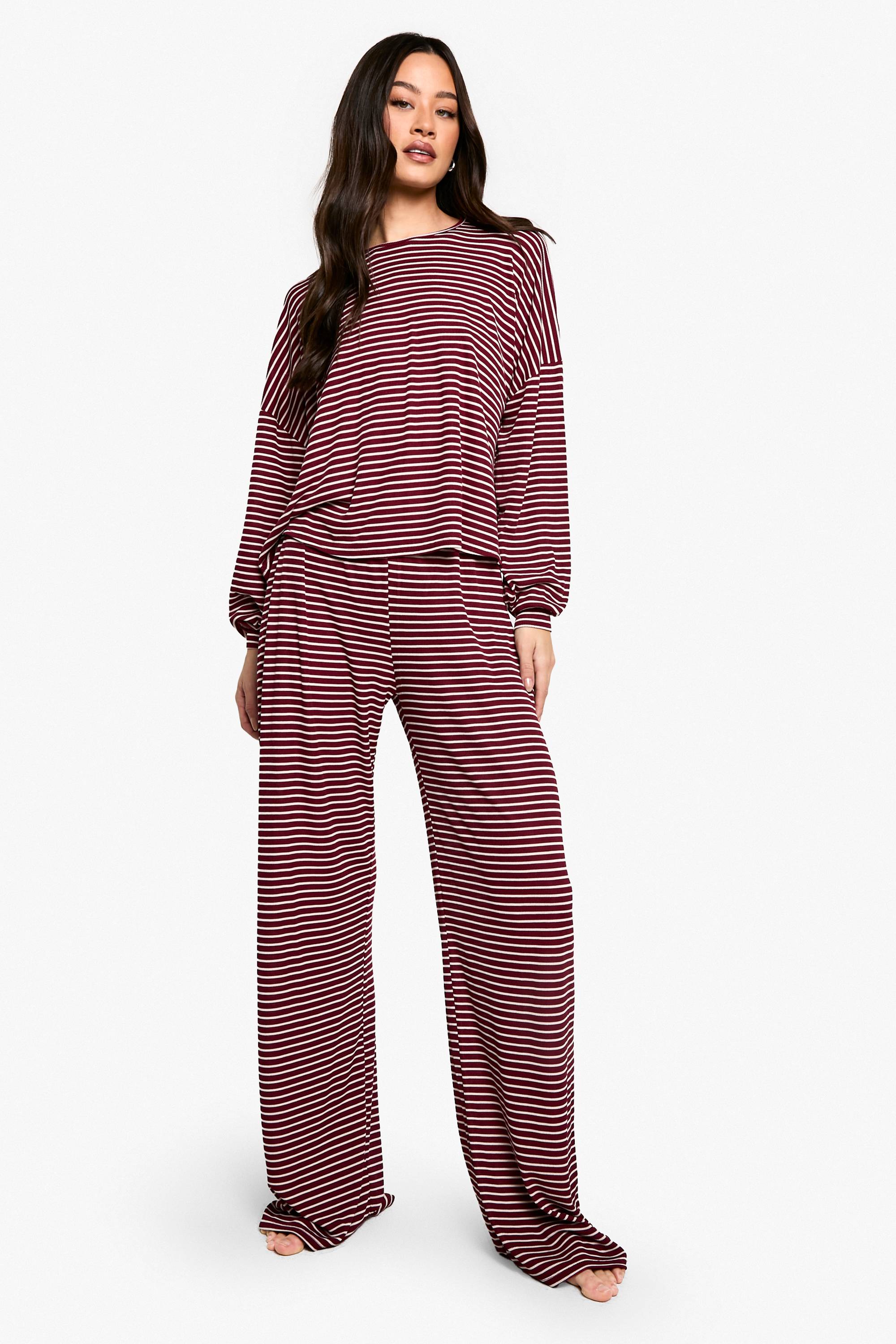 boohoo Ensemble De Pyjama Grande Taille Haut À Manches Longues Rayé Et Pantalon