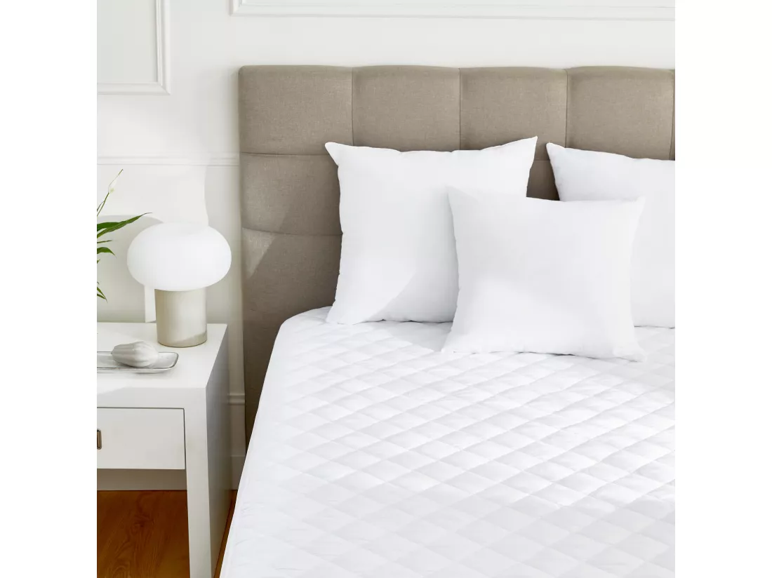Protège-matelas anti-allergène matelassé et imperméable