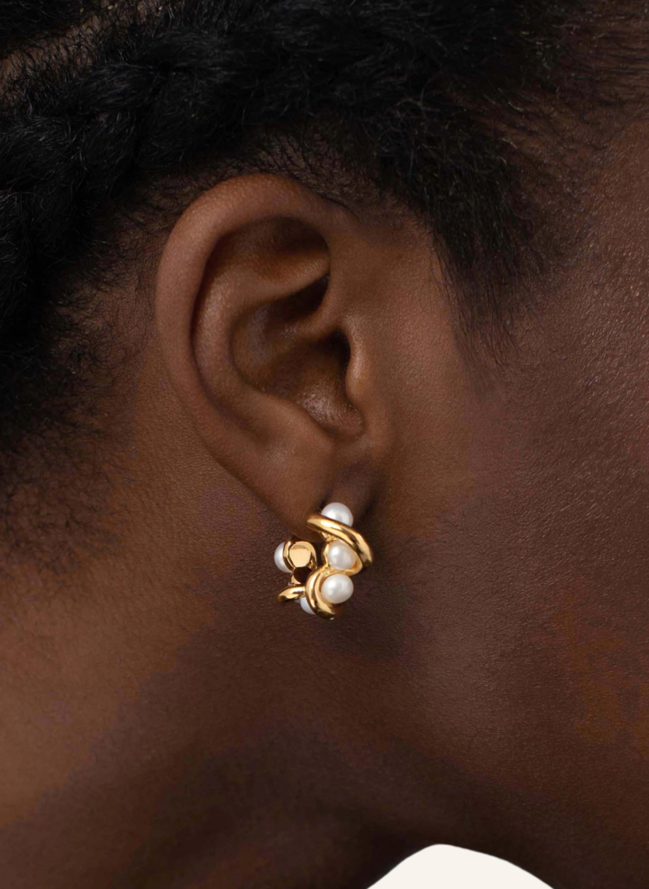 MISSOMA Ohrringe PEARL HOOPS by GLAMBOU