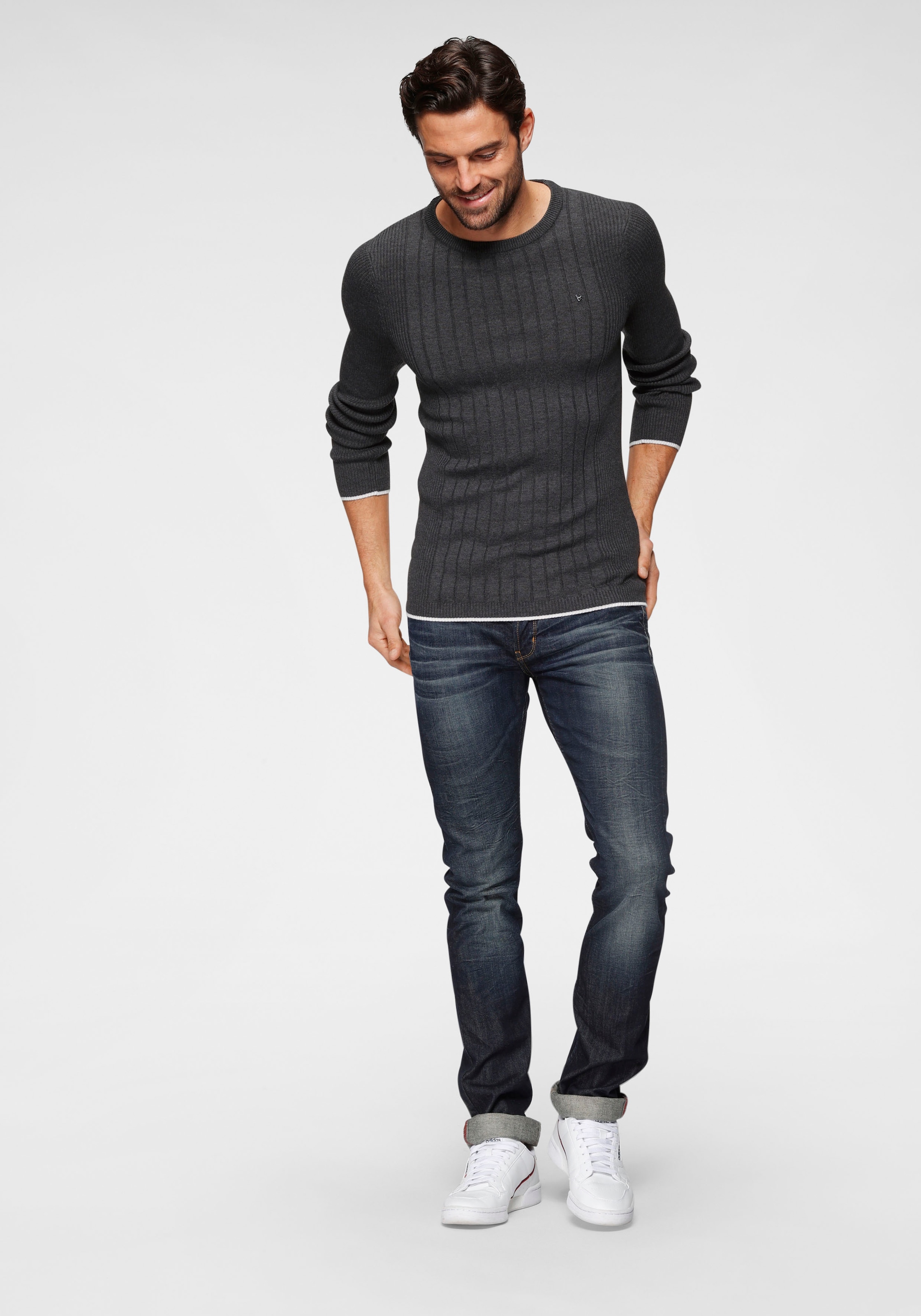 Bruno Banani Slim-fit-Jeans »Jimmy (Stretch)«, schmale Beinform,  niedrige Leibhöhe,  mit Button-Fly