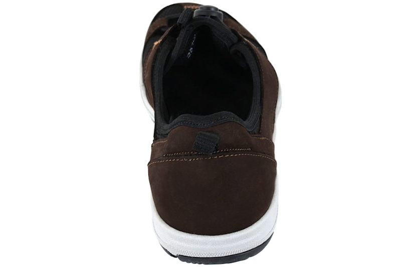 NEW FEET TRAVE SANDAL I BRUNT NUBUCK MED LUKKET TÅ