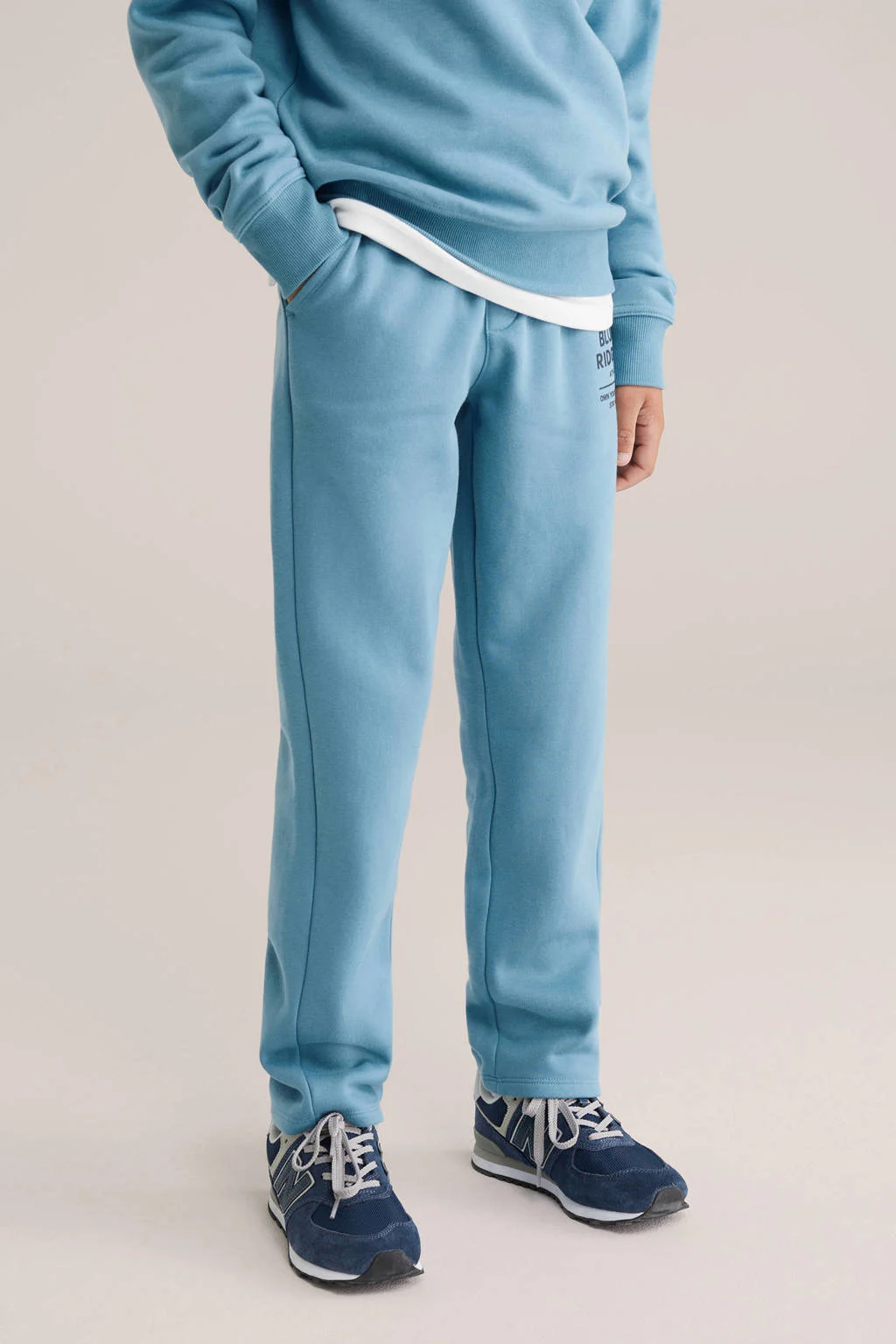 WE Fashion Blue Ridge straight sweatpant lichtblauw
