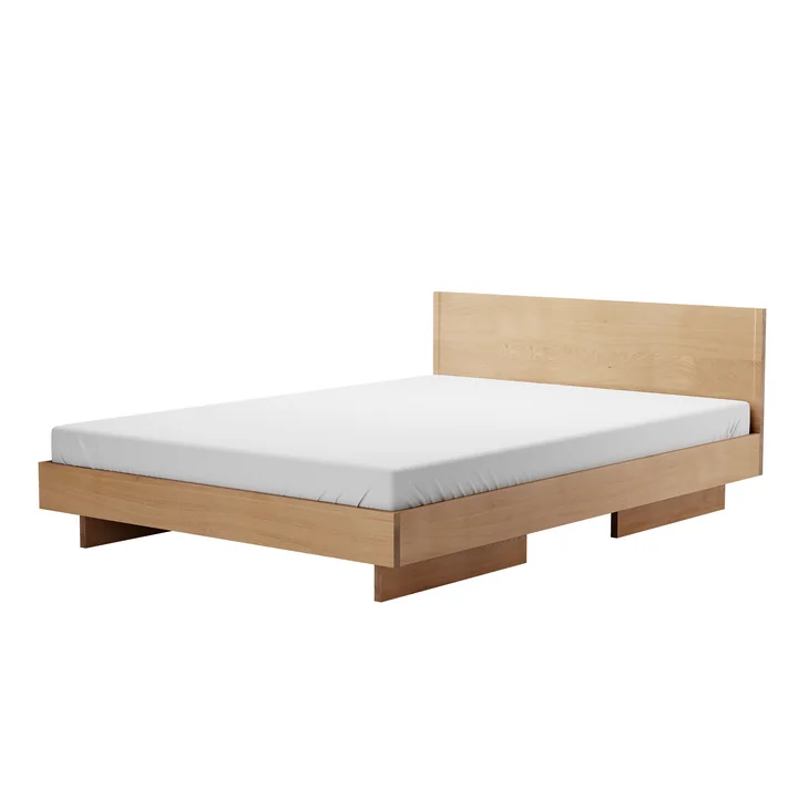 OUT Objekte unserer Tage - Zians Bett Medium mit Kopfteil 160 x 200 cm, Eiche gewachst
