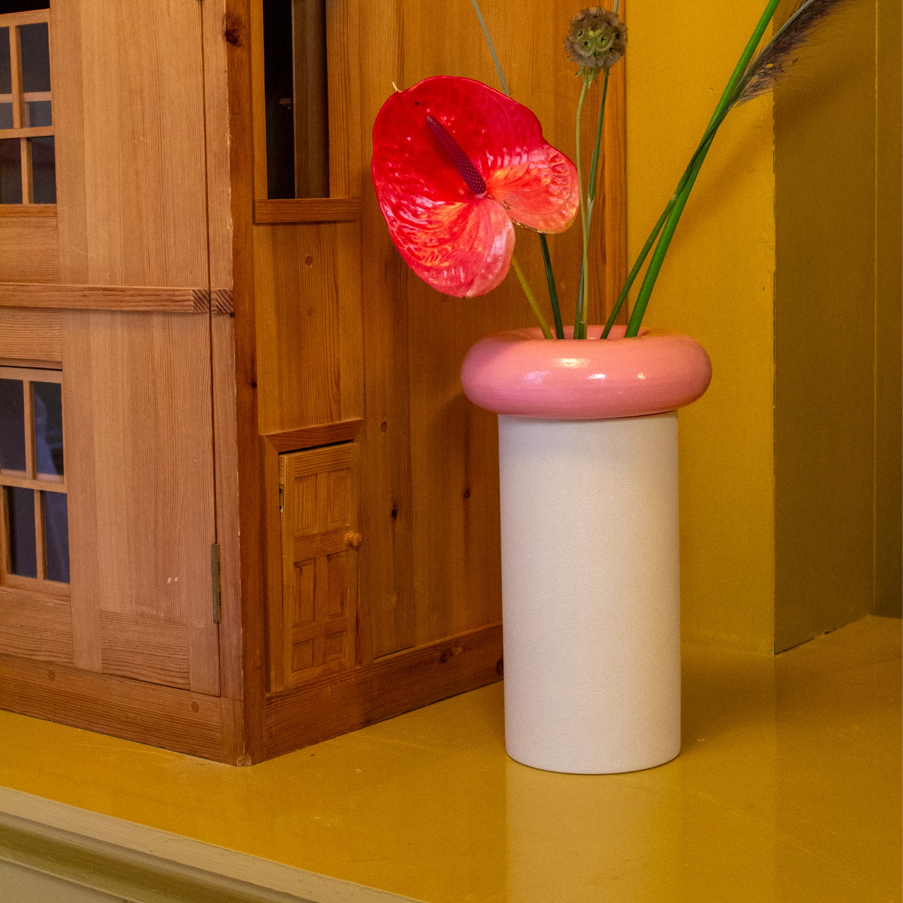 Vaas Aesthetic Studios donut roze