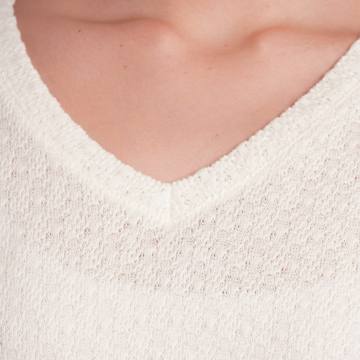 Gina Damen T-Shirt mit Knotendetail weiss