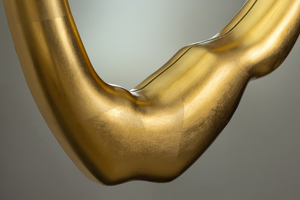 Design Wandspiegel AURA 95cm gold organische Form variabel aufhängbar