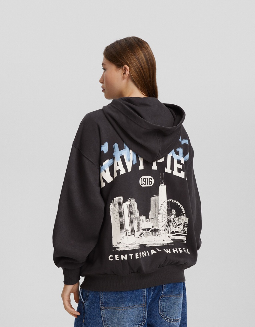 Moletom oversized com zíper e estampa