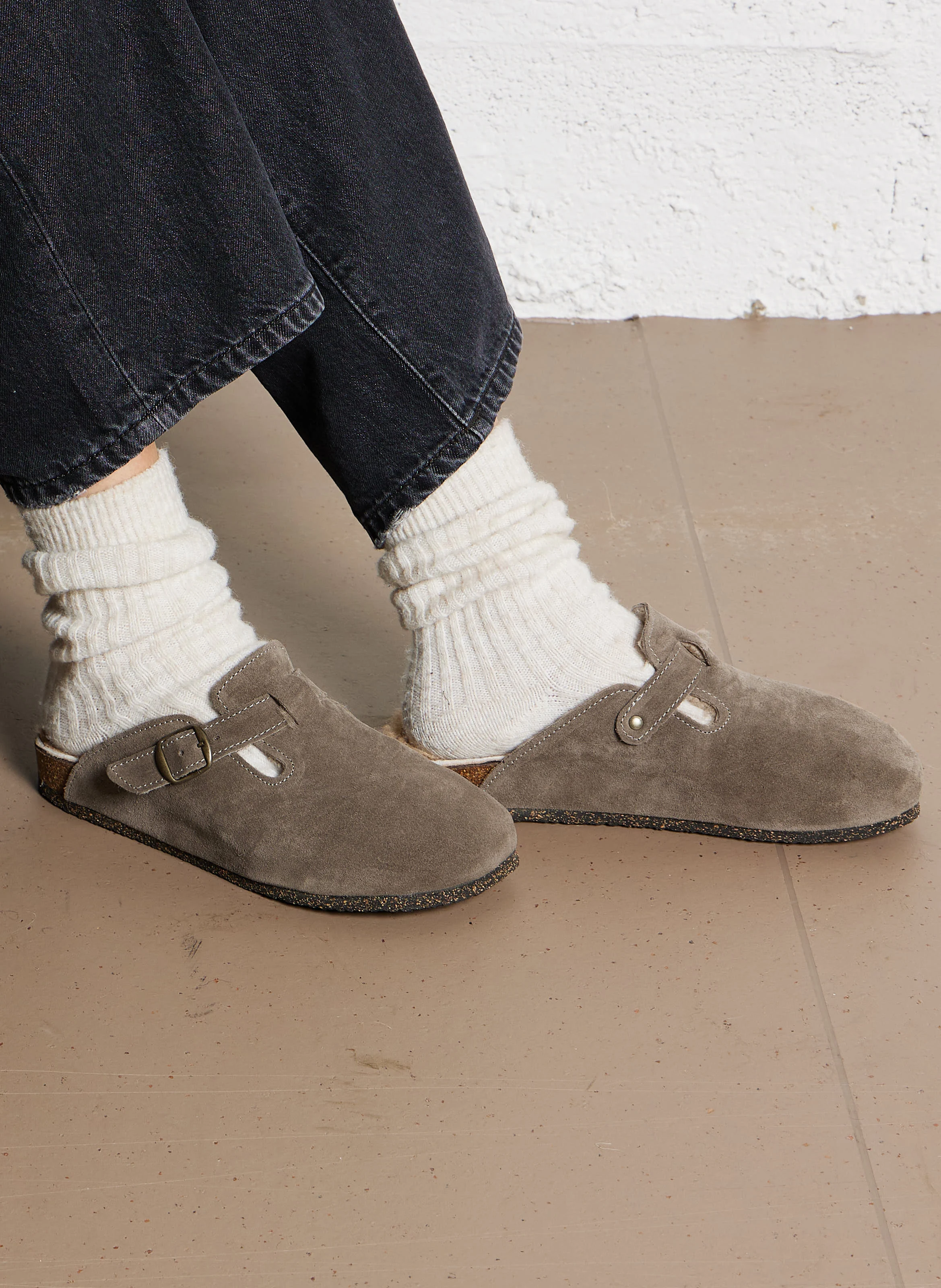 LEO - Sabots fourrés en cuir velours | Beige