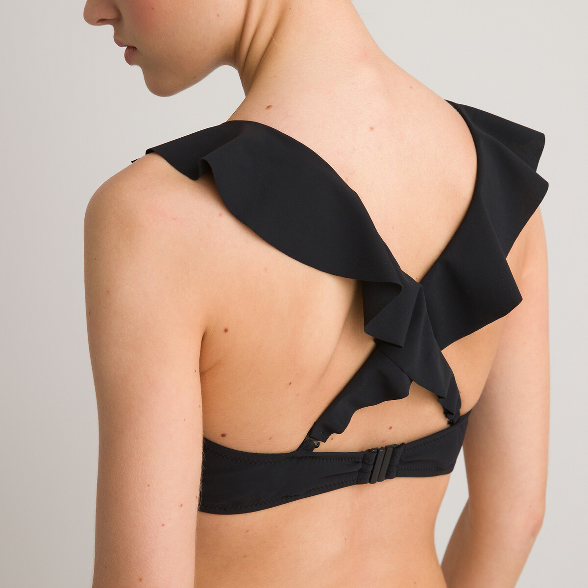 COLEÇÕES LA REDOUTE<br>Biquíni BH, modelo lenço, detalhes com babados