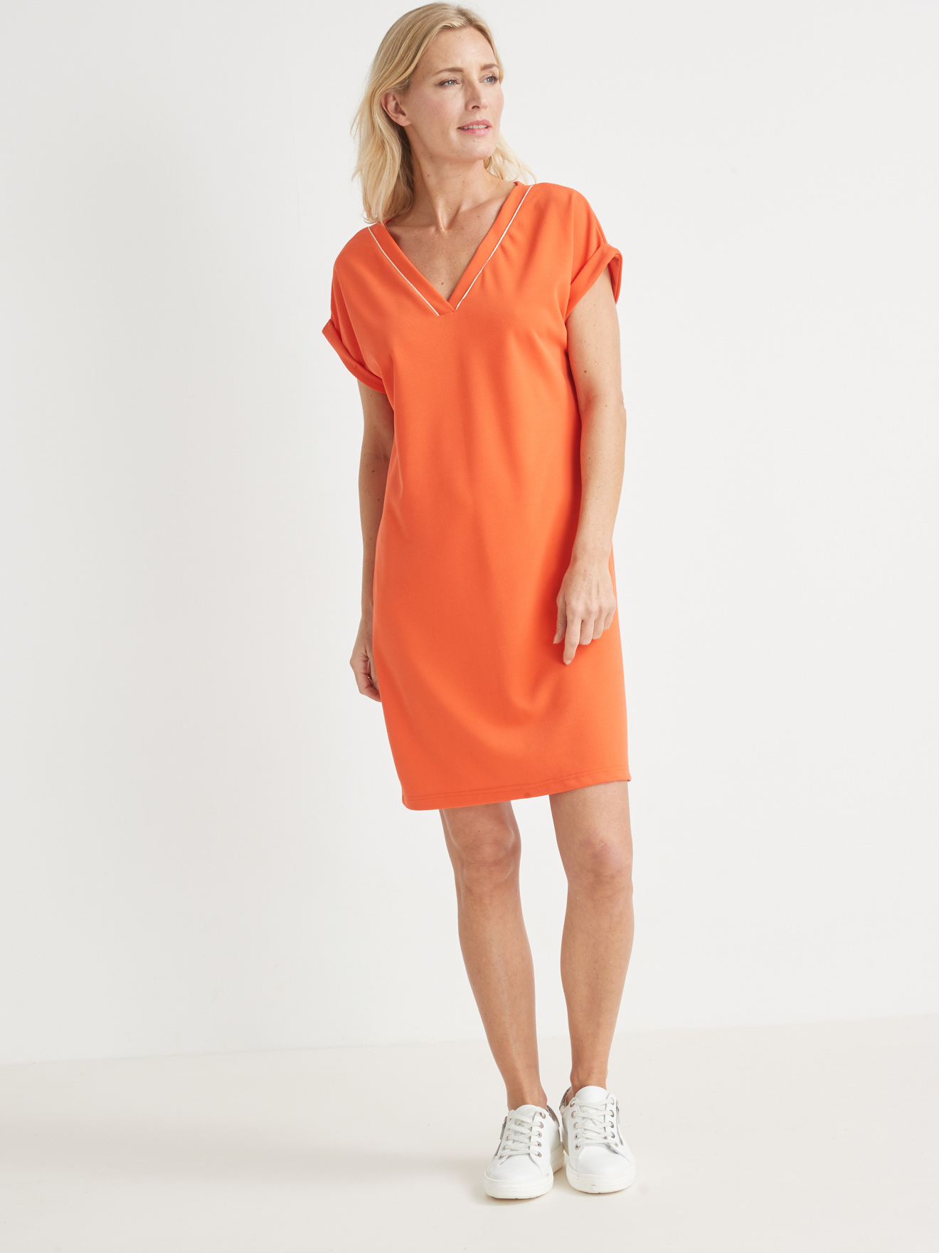 Robe housse encolure V