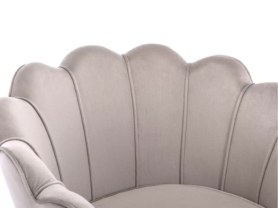 Fauteuil coquillage en velours taupe DANDELION de Pascal Morabito