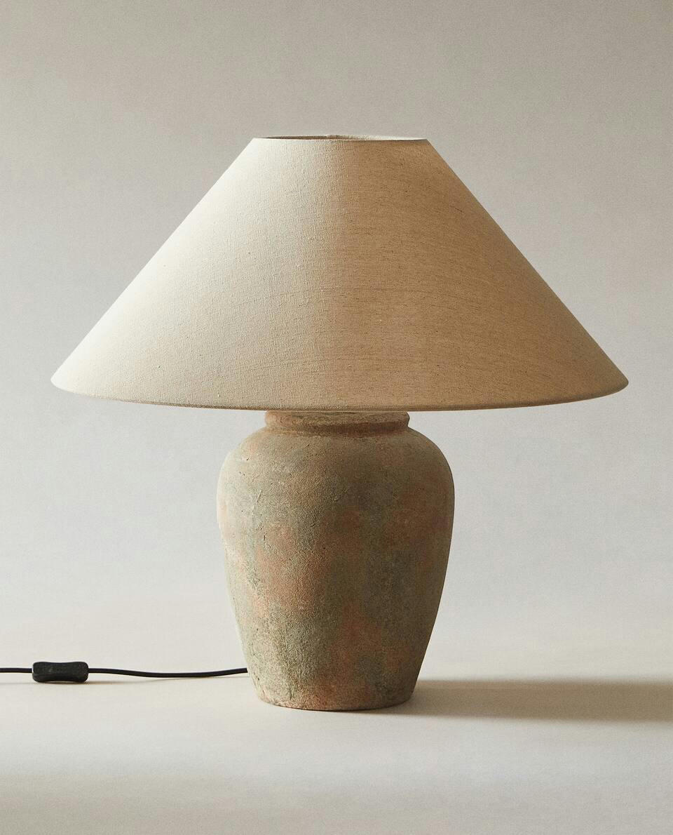 LUMINÁRIA COM BASE DE CERÂMICA