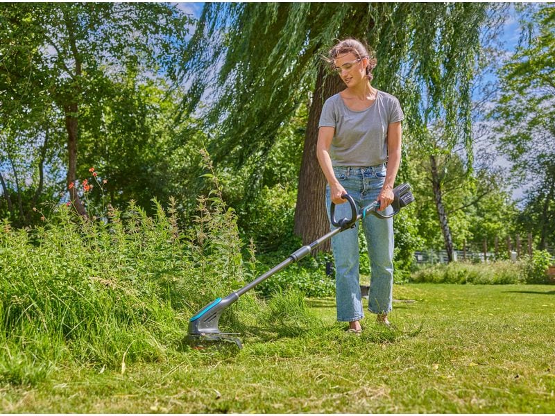 GARDENA Akku-Rasentrimmer PowerCut Ready-To-Use Akku-Trimmer mit PowerBoost-Modus