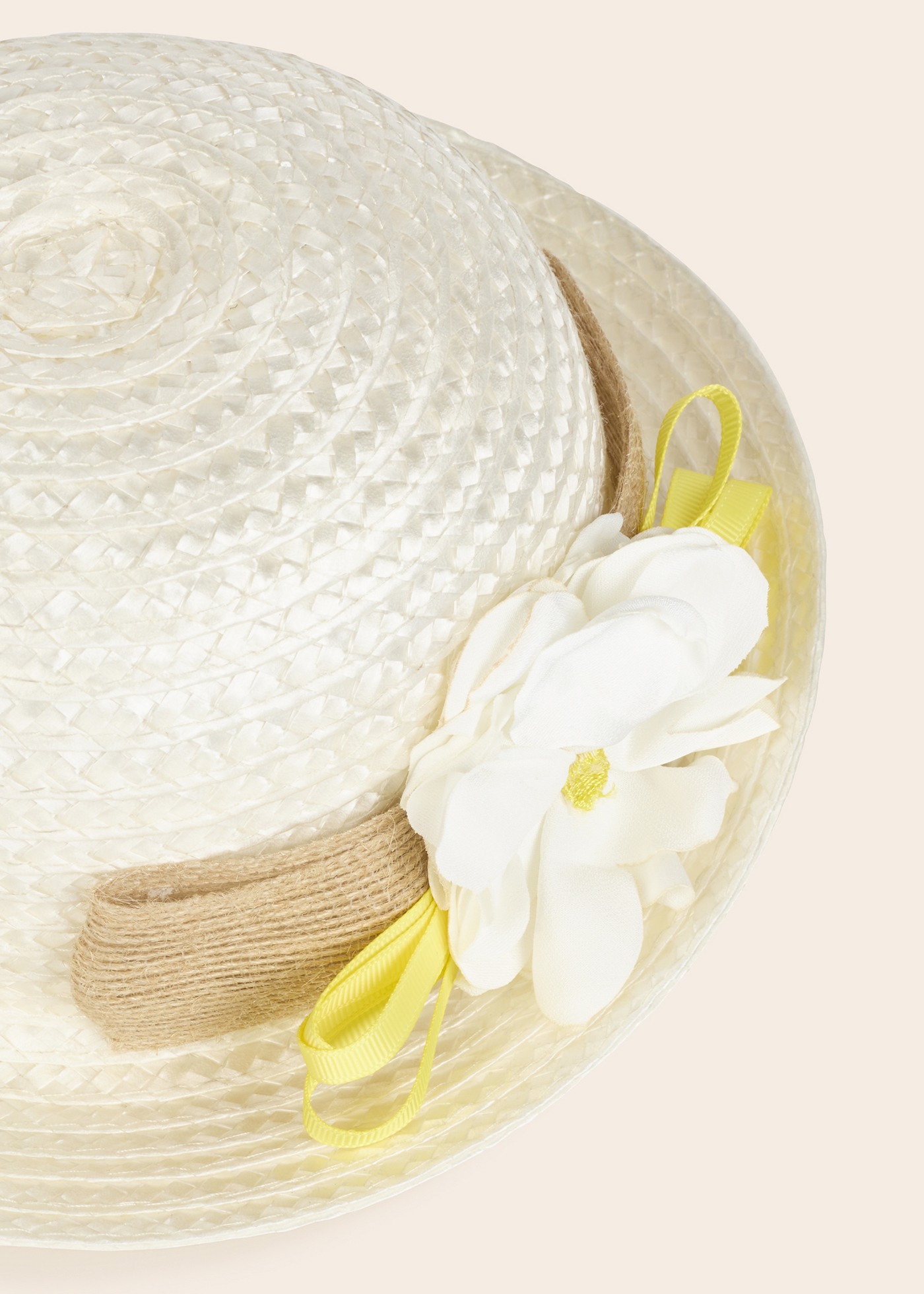 Touca de bebê com aplique floral