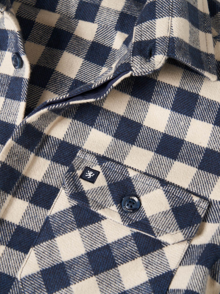 Camisa xadrez em flanela com bolsos