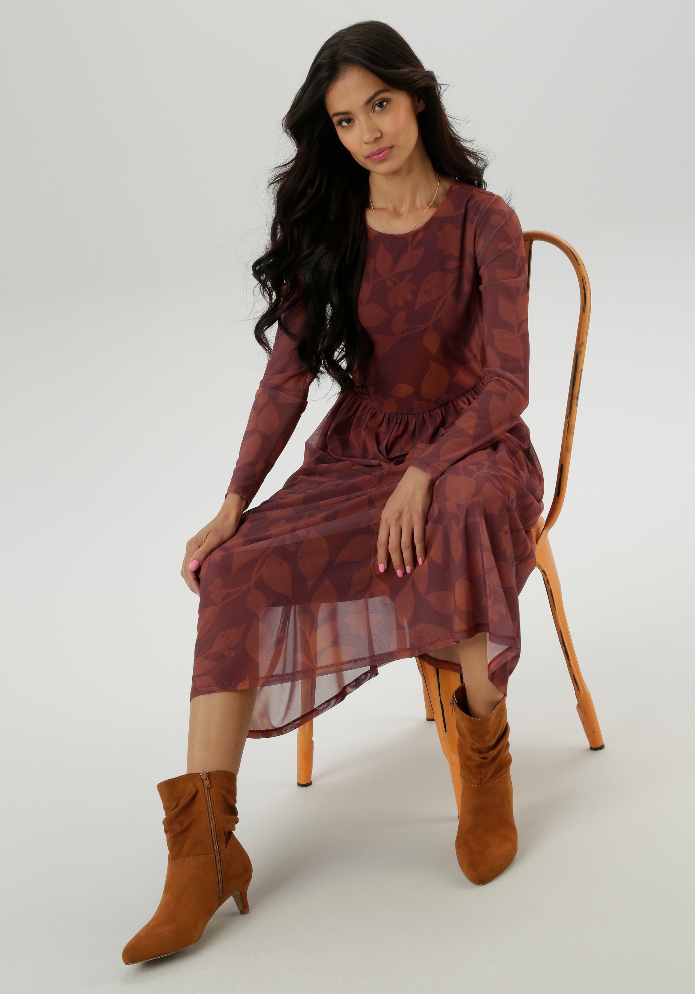 Aniston SELECTED Midikleid mit floralem Blättermuster in warmen Brauntönen - NEUE KOLLEKTION