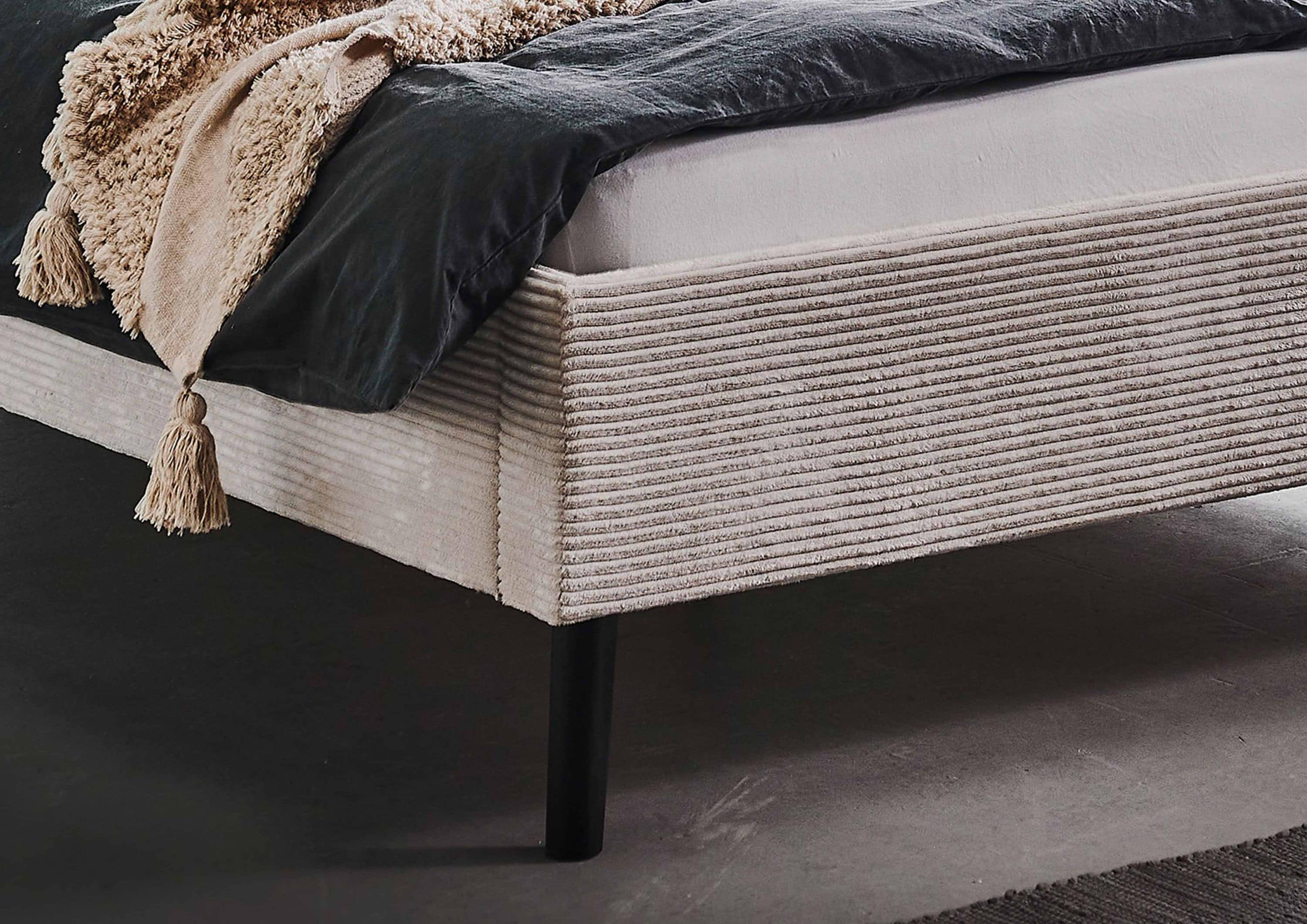 Polsterbett 140 x 200 Viola Bettgestell mit Kopfteil Beige