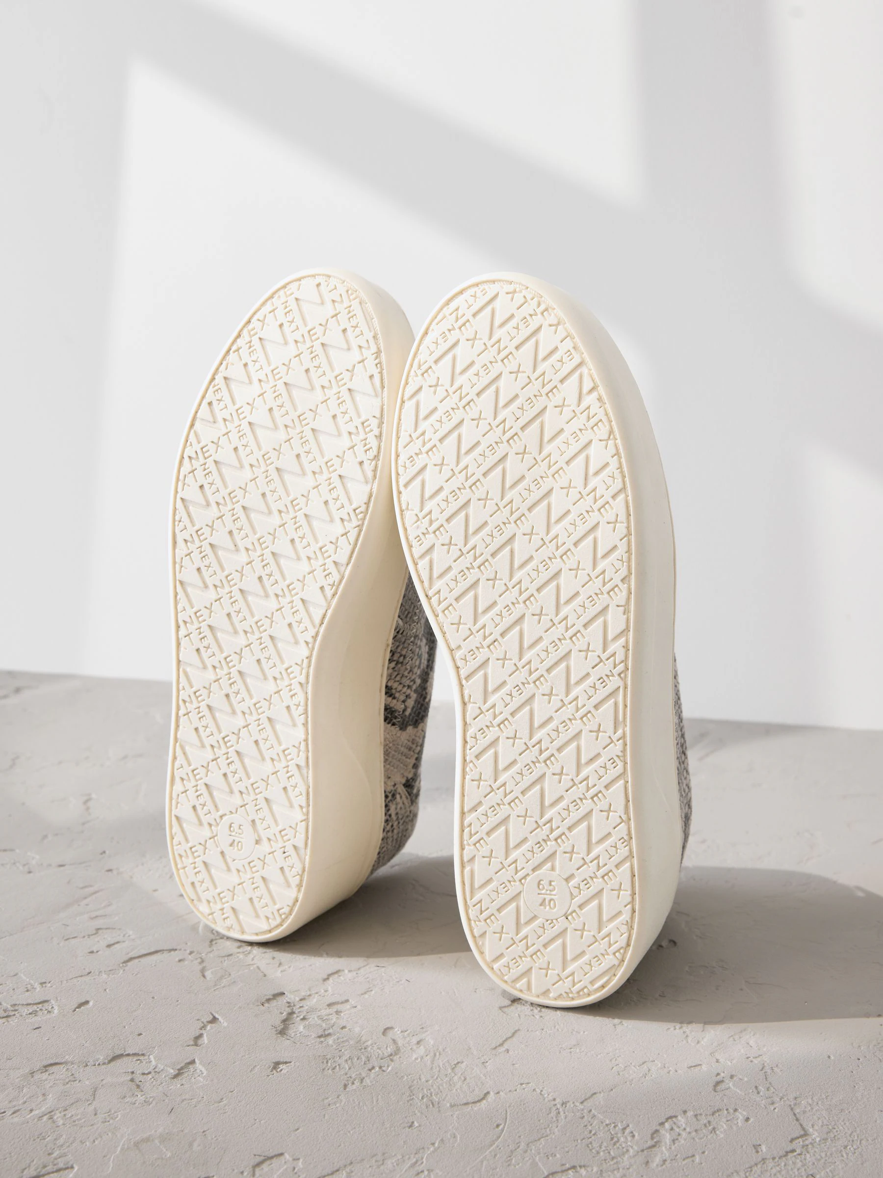 Slangenprint - Signature leren sneakers met dikke plateauzolen en sleehak