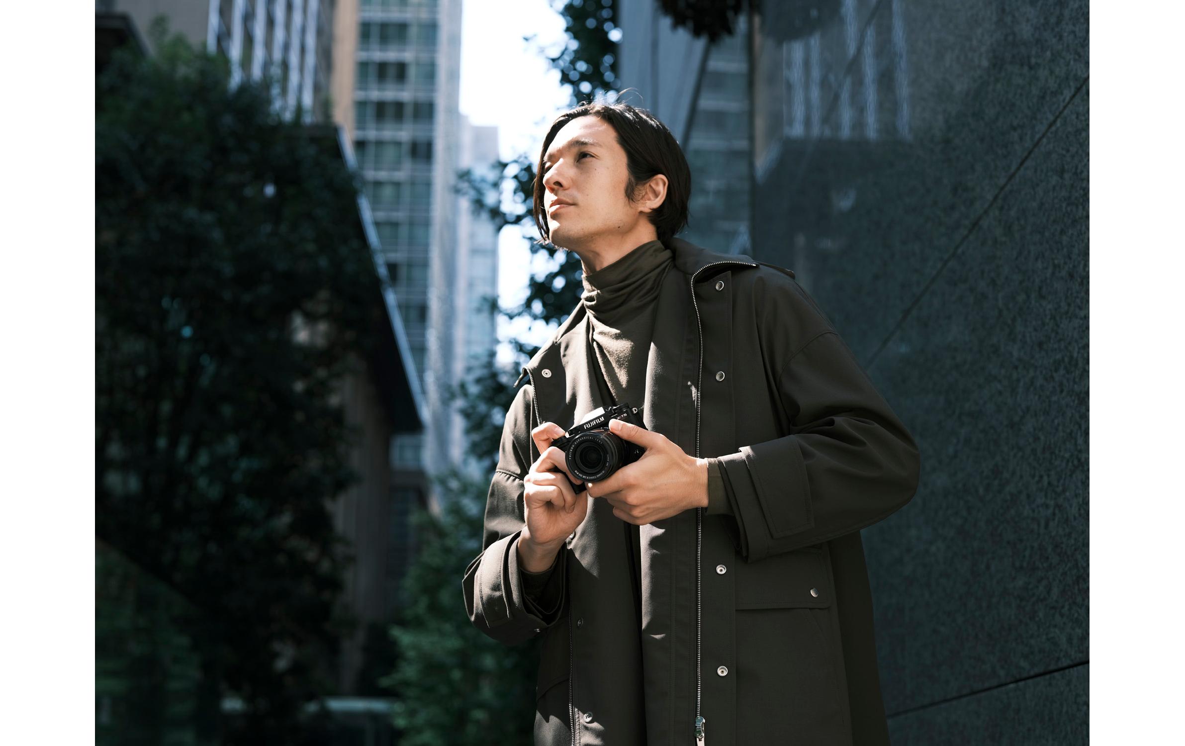 Fotokamera X-T5 Kit XF 16-80 mm Schwarz<br>Spiegellose Systemkamera mit 40.2 Megapixel-Sensor und integriertem Fünf-Achsen-Bildstabilisator