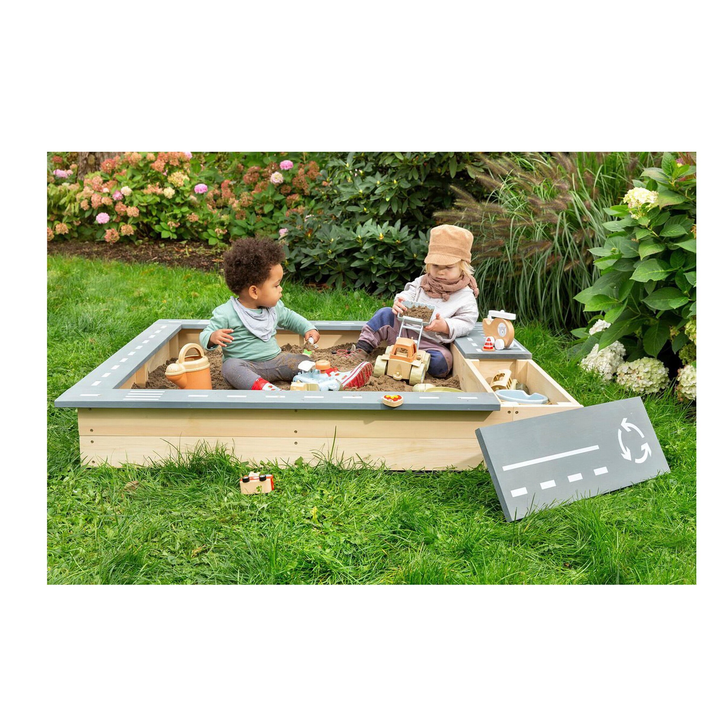 MUDDY BUDDY® Sandkasten Highway Hero mit Spielstraße und Staufächern