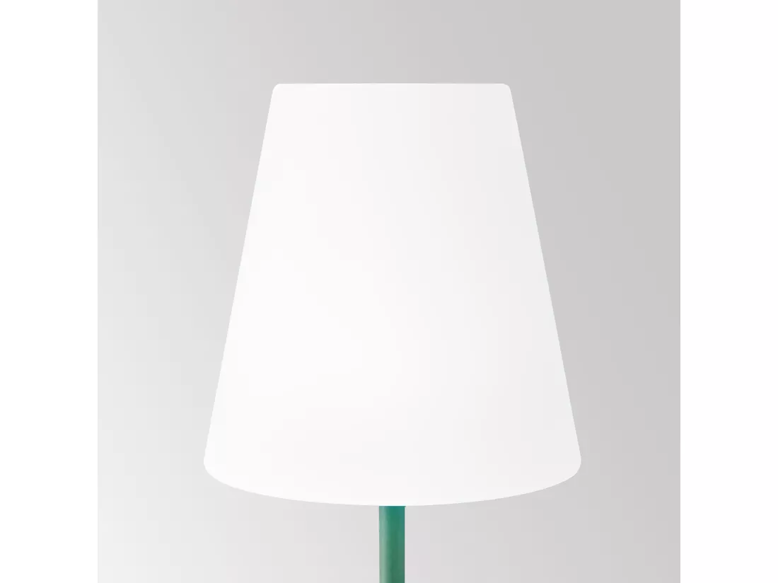 Lampadaire en acier vert